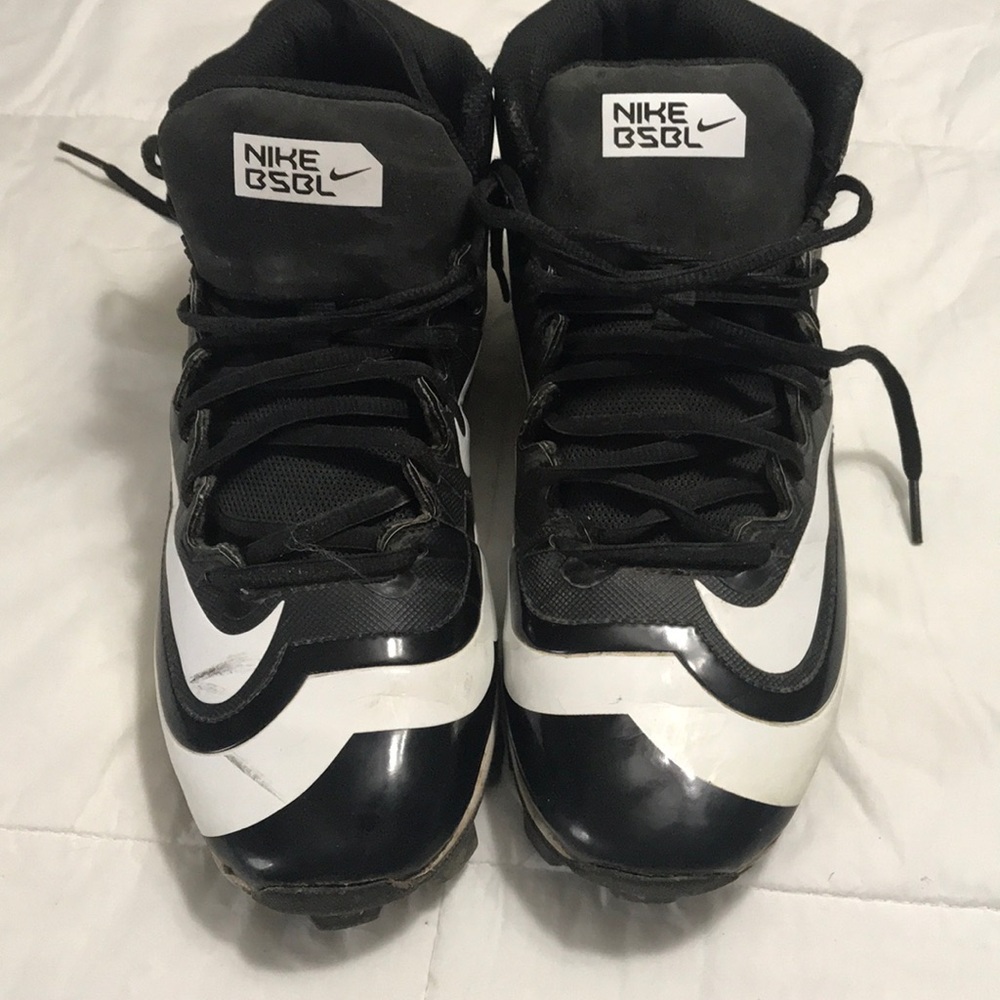 Men’s baseball cleats